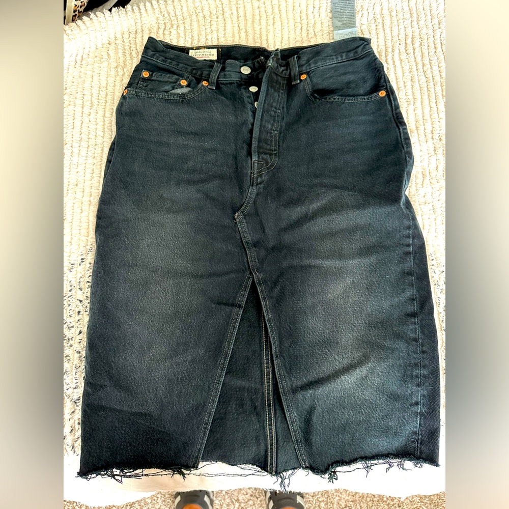 LEVI black jean skirt